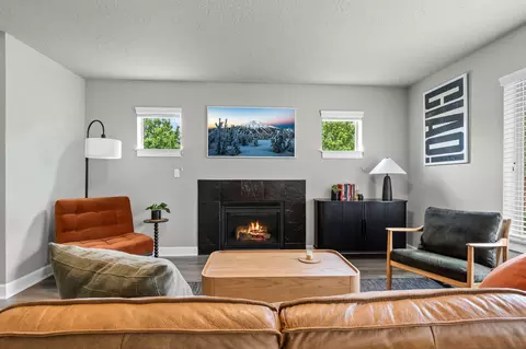Living - 60999 Grand Targhee Dr, Bend, OR 97702 photo 3 of 5