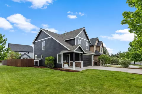 Exterior - 60999 Grand Targhee Dr, Bend, OR 97702 photo 2 of 8
