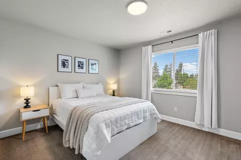 Bedroom - 60999 Grand Targhee Dr, Bend, OR 97702 photo 1 of 8
