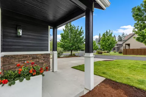 Exterior - 60999 Grand Targhee Dr, Bend, OR 97702 photo 4 of 8