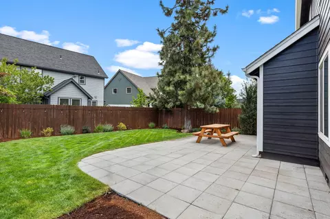 Exterior - 60999 Grand Targhee Dr, Bend, OR 97702 photo 7 of 8