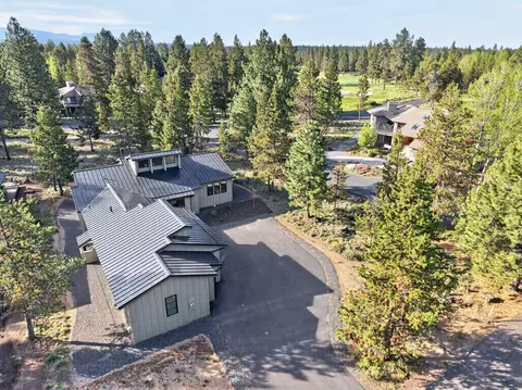 17915 Playoff Ln, Sunriver, OR 97707