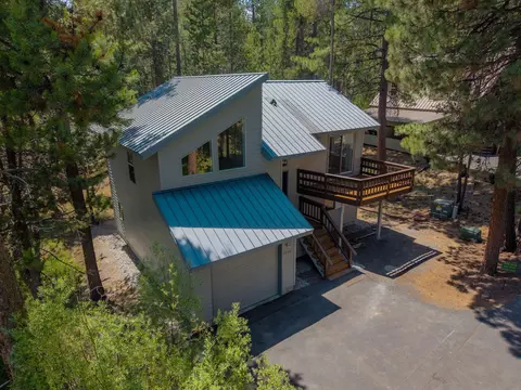 Exterior - 55681 Wagon Master Way, Bend, OR 97707 photo 3 of 10