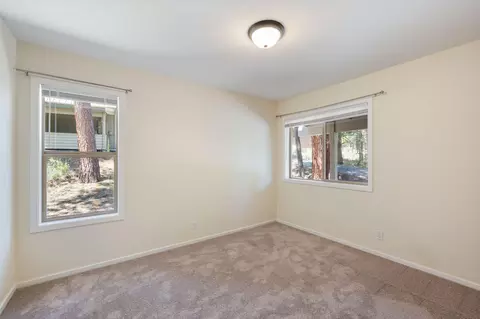 Bedroom - 55681 Wagon Master Way, Bend, OR 97707 photo 5 of 6