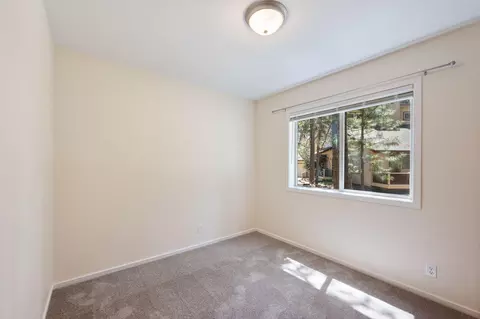 Bedroom - 55681 Wagon Master Way, Bend, OR 97707 photo 3 of 6