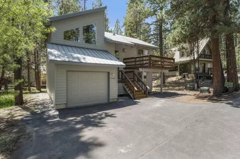 Exterior - 55681 Wagon Master Way, Bend, OR 97707 photo 4 of 10