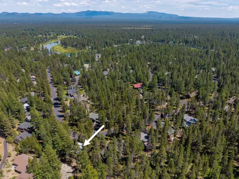 View/Area - 55681 Wagon Master Way, Bend, OR 97707 photo 2 of 7