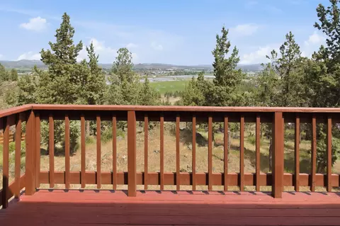 2158 NW Century Dr, Prineville, OR 97754