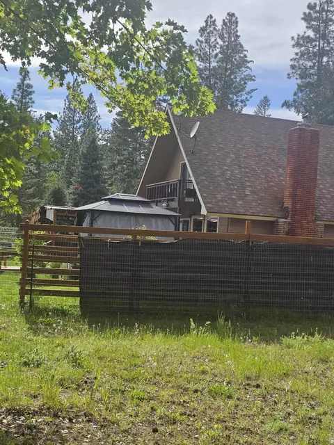 27233 Rocky Point Rd, Klamath Falls, OR 97601