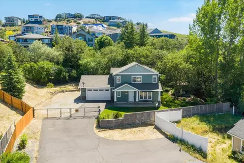 1618 N Foothill Rd, Medford, OR 97504