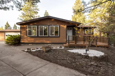 1624 SE Bronzewood Ave, Bend, OR 97702