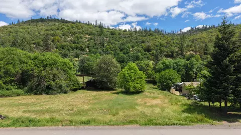 20140 Highway 62, Shady Cove, OR 97539
