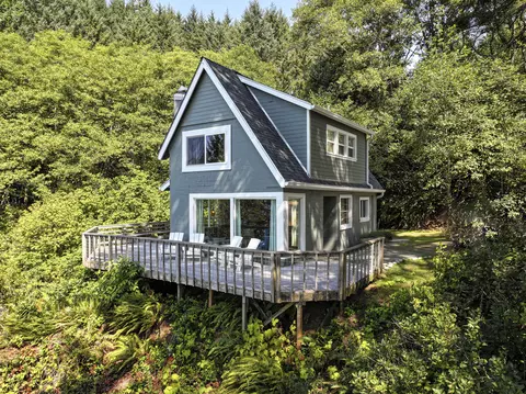 7975 NW Logan Rd, Lincoln City, OR 97367