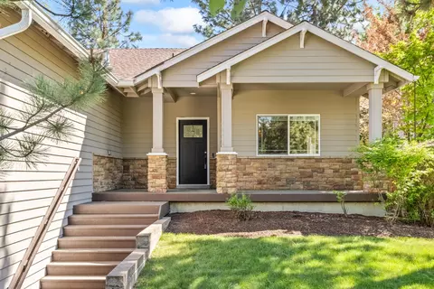 19951 Cliffrose Dr, Bend, OR 97702