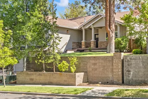 19951 Cliffrose Dr, Bend, OR 97702