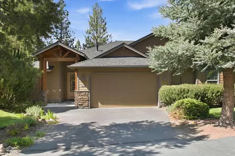 2550 NW Locke Ct, Bend, OR 97703