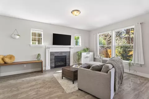 1035 SE Leonel Ln, Bend, OR 97702 photo 4