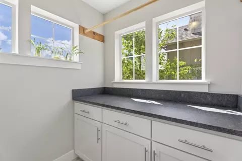 1035 SE Leonel Ln, Bend, OR 97702 photo 18
