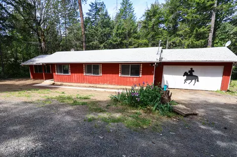 2345 Wards Crk, Rogue River, OR 97537