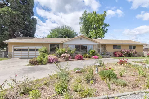 1195 E Park St, Grants Pass, OR 97527