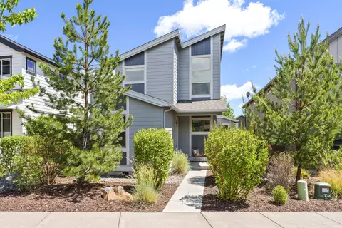 61070 SE Sydney Harbor Dr, Bend, OR 97702