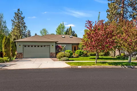 217 SE Soft Tail Dr, Bend, OR 97702