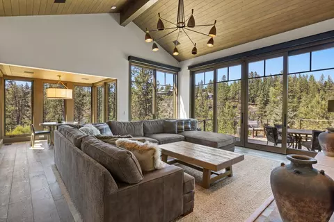 Living - 19472 Pine Dr, Bend, OR 97702 photo 3 of 5