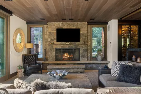 Living - 19472 Pine Dr, Bend, OR 97702 photo 1 of 5