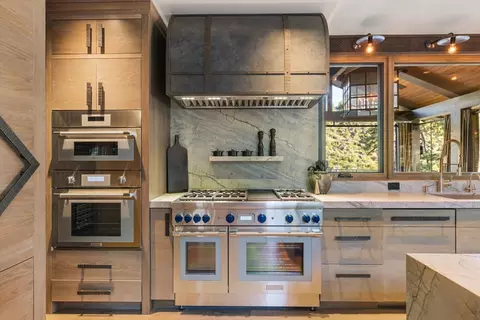 Kitchen - 19472 Pine Dr, Bend, OR 97702 photo 3 of 5