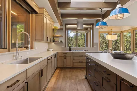 Kitchen - 19472 Pine Dr, Bend, OR 97702 photo 5 of 5