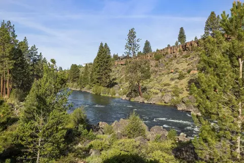 View/Area - 19472 Pine Dr, Bend, OR 97702 photo 2 of 4