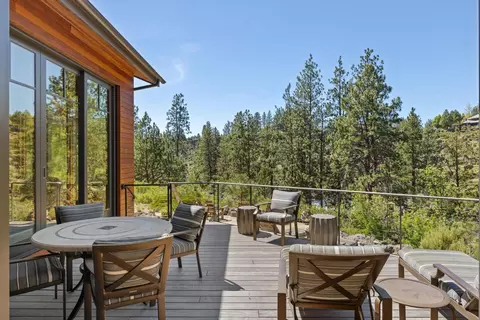 Exterior - 19472 Pine Dr, Bend, OR 97702 photo 8 of 9