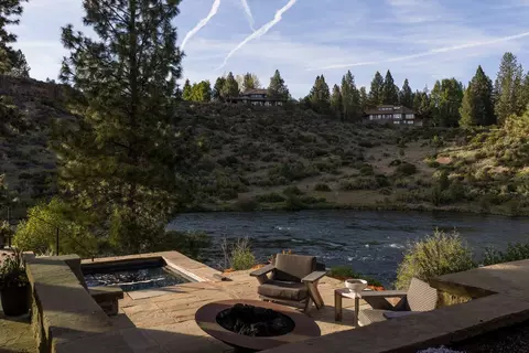 View/Area - 19472 Pine Dr, Bend, OR 97702 photo 1 of 4