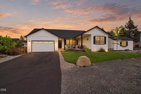 4232 SW Umatilla Ave, Redmond, OR 97756