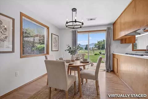 Dining - 124 Samuel Ln, Phoenix, OR 97535 photo 2 of 2