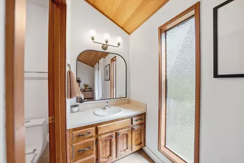 Bath - 2728 NW Scandia Loop, Bend, OR 97703 photo 1 of 3
