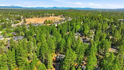 View/Area - 2728 NW Scandia Loop, Bend, OR 97703 photo 3 of 4