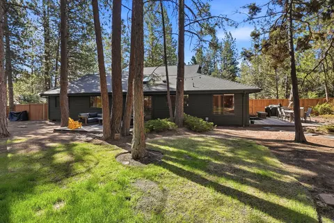 Exterior - 2728 NW Scandia Loop, Bend, OR 97703 photo 4 of 9