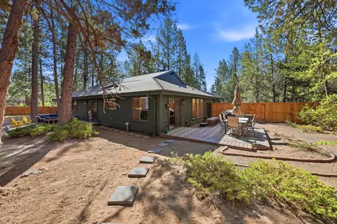 Exterior - 2728 NW Scandia Loop, Bend, OR 97703 photo 3 of 9
