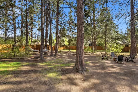 Exterior - 2728 NW Scandia Loop, Bend, OR 97703 photo 7 of 9