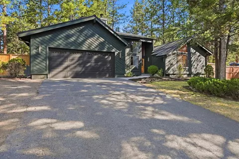 Exterior - 2728 NW Scandia Loop, Bend, OR 97703 photo 2 of 9