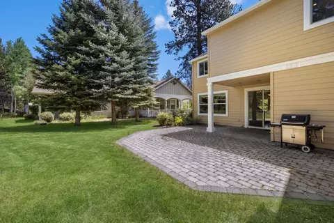 Exterior - 19307 Blue Lake Loop, Bend, OR 97702 photo 7 of 12