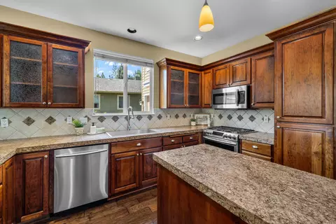 Kitchen - 19307 Blue Lake Loop, Bend, OR 97702 photo 1 of 3