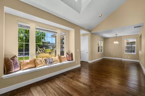 Living - 19307 Blue Lake Loop, Bend, OR 97702 photo 4 of 9