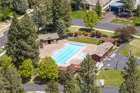 View/Area - 19307 Blue Lake Loop, Bend, OR 97702 photo 6 of 8