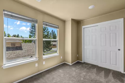 Bedroom - 19307 Blue Lake Loop, Bend, OR 97702 photo 7 of 7