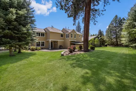 Exterior - 19307 Blue Lake Loop, Bend, OR 97702 photo 5 of 12