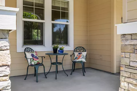 Exterior - 19307 Blue Lake Loop, Bend, OR 97702 photo 4 of 12