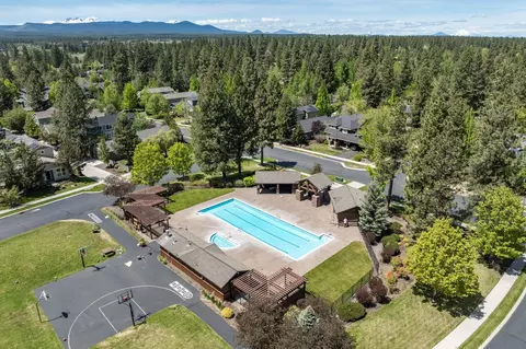 View/Area - 19307 Blue Lake Loop, Bend, OR 97702 photo 7 of 8