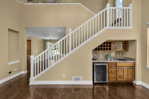 Living - 19307 Blue Lake Loop, Bend, OR 97702 photo 2 of 9